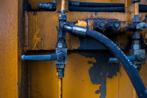 Hydrauliksystem auf Leckagen prüfen