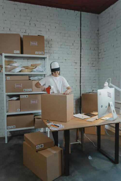 Versandetiketten drucken und anbringen